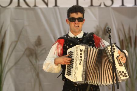 11. MEDNARODNI FOLKLORNI FESTIVAL RAKEK 40 FOTO LJUBO VUKELIČ
